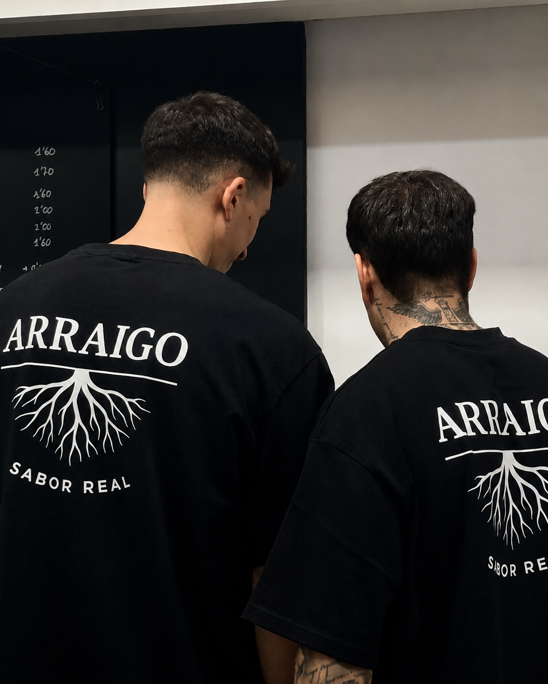 Foto de los creadores de Arraigo.